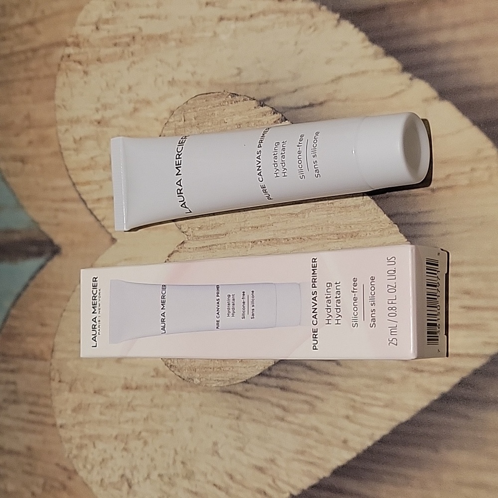 Pure canvas Primer by Laura Mercier